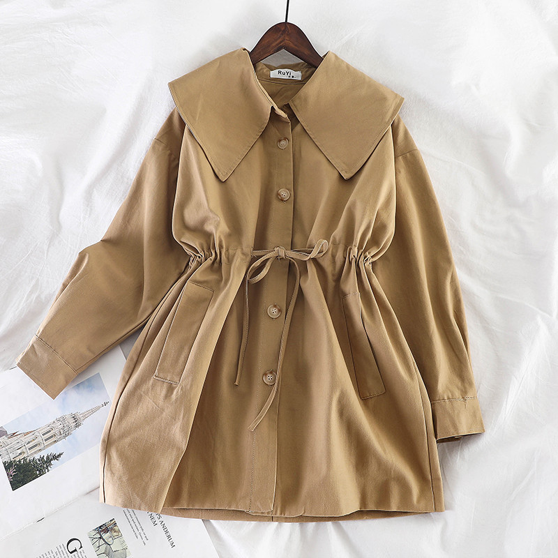 Modern női kabát gombokkal és nyakkendőkkel több színben