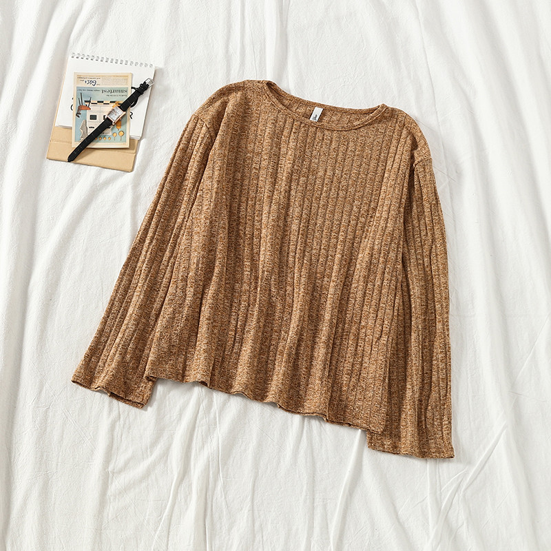 Női pulóver ovális nyakkivágással, négy színben