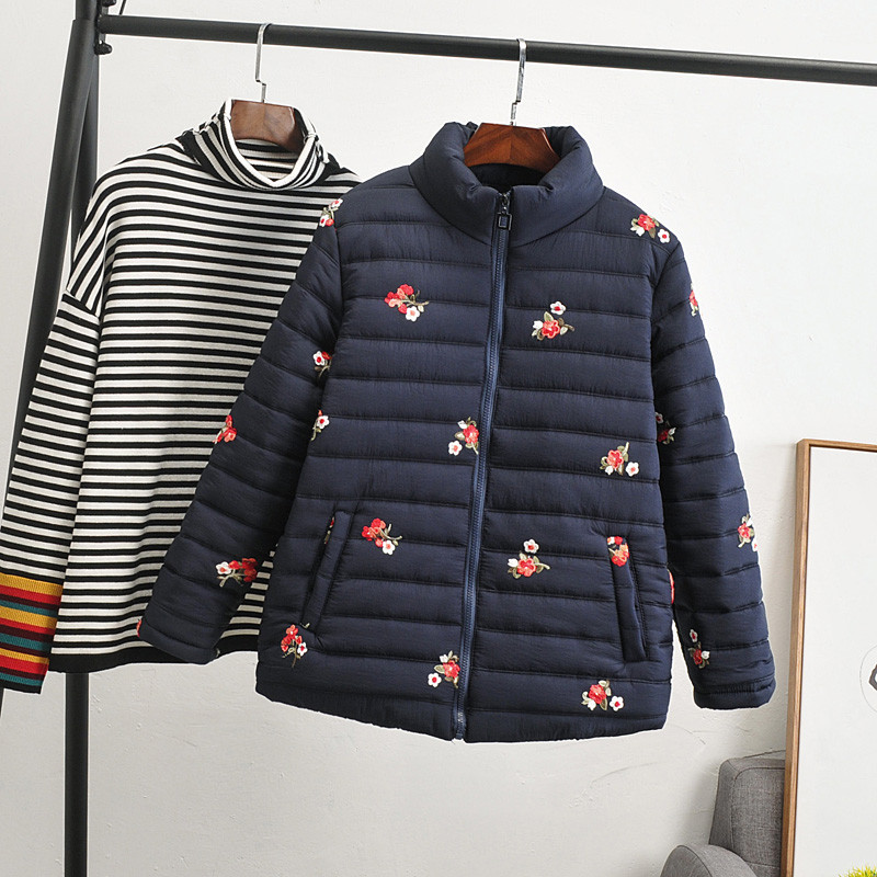 Őszi női kabát hosszú ujjal és zsebbel, két színben