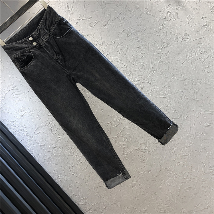 Női alkalmi farmer fekete színben, magas derékkal és gombokkal