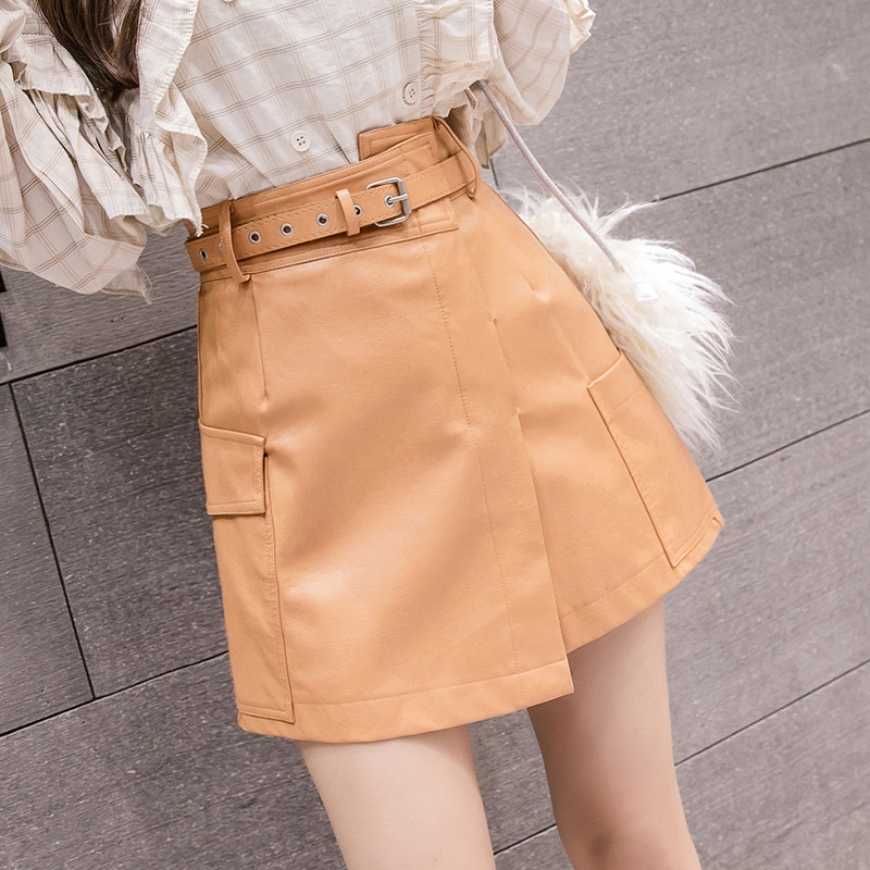 Μοντέρνα γυναικεία φούστα σε διάφορα χρώματα