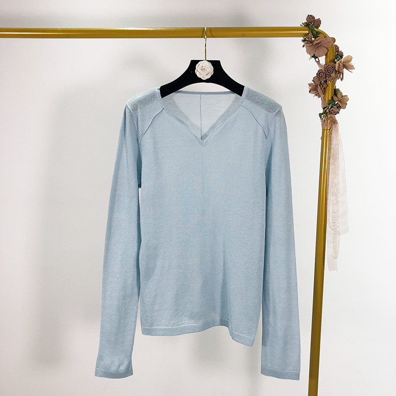 Vékony kötésből készült női pulóver spitz nyakkivágással, négy színben