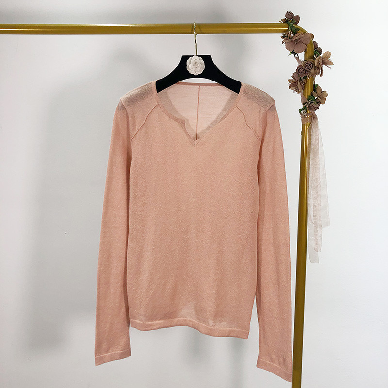 Vékony kötésből készült női pulóver spitz nyakkivágással, négy színben