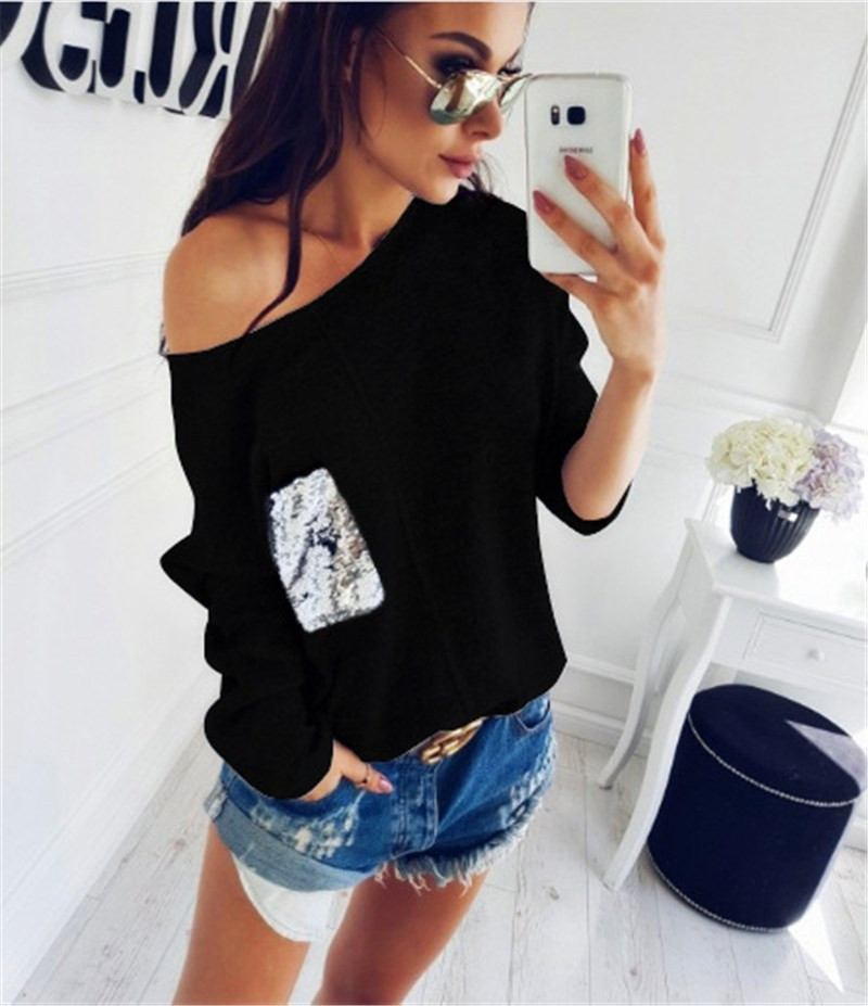 Μοντέρνο  γυναικείο πουλόβερ  με τσέπη και πούλιες σε δύο χρώματα