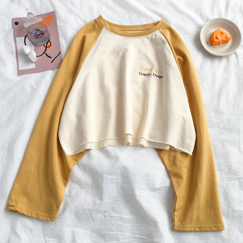 Bluză casual de damă cu decolteu O și inscripții