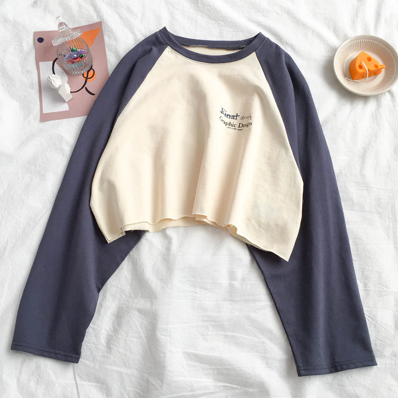 Bluză casual de damă cu decolteu O și inscripții