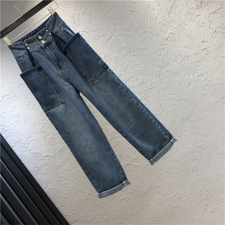 Női farmer magas derékkal és kék zsebbel