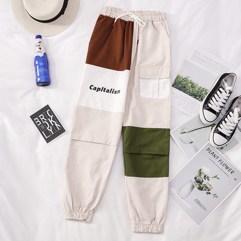 Αθλητικά γυναικεία παντελόνια με επιγραφή και τσέπες σε μαύρο και ροζ χρώμα