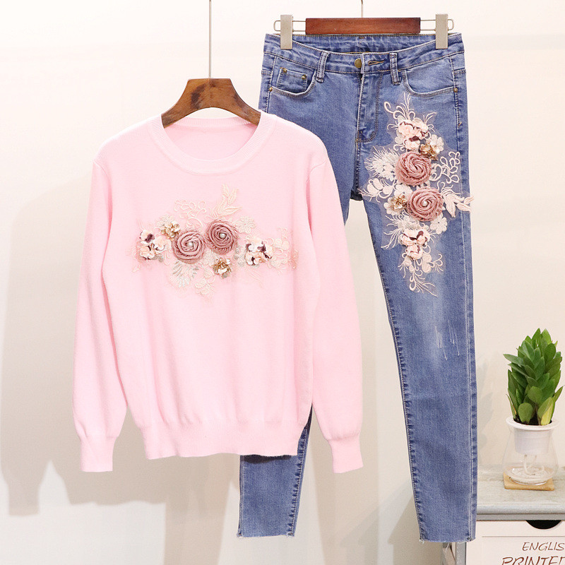 Set de damă de ultimă generație, care include un pulover subțire și blugi cu decor 3D în trei culori