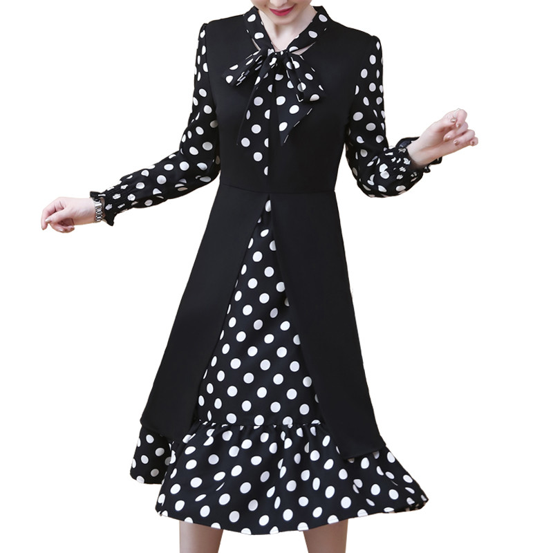 Rochie scurtă de damă elegantă cu mâneci lungi de culoare neagră