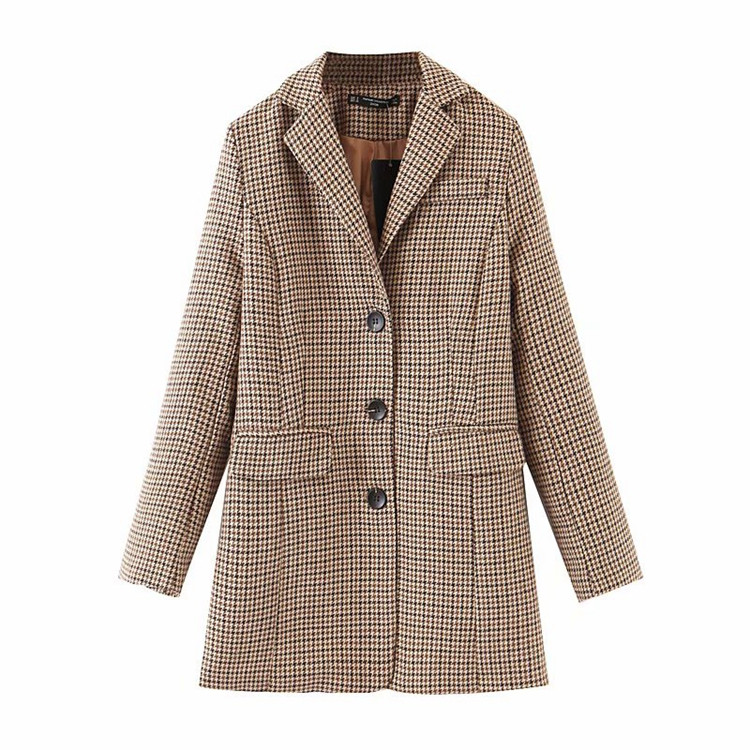 Női kockás kabát gombokkal és zsebekkel