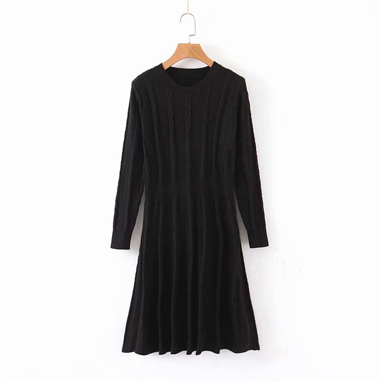 Rochie dama tricotata cu decolteu oval in patru culori - model croiat