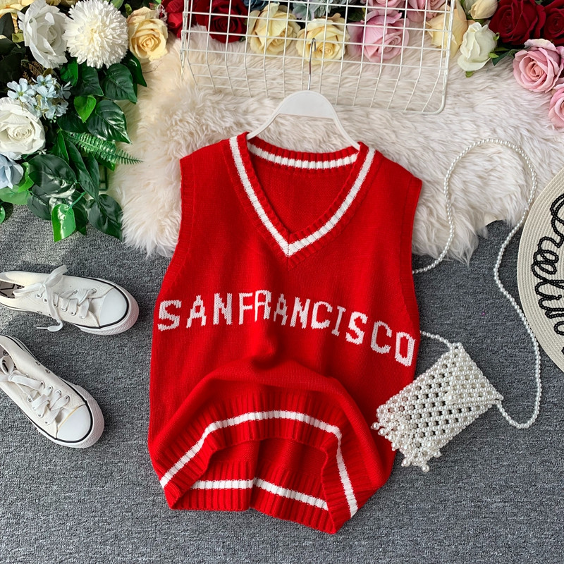 Top de damă tricotat cu inscripție în mai multe culori