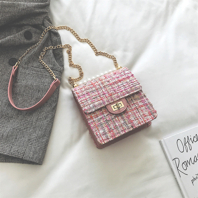 Geanta de dama moderna cu perle si lant metalic