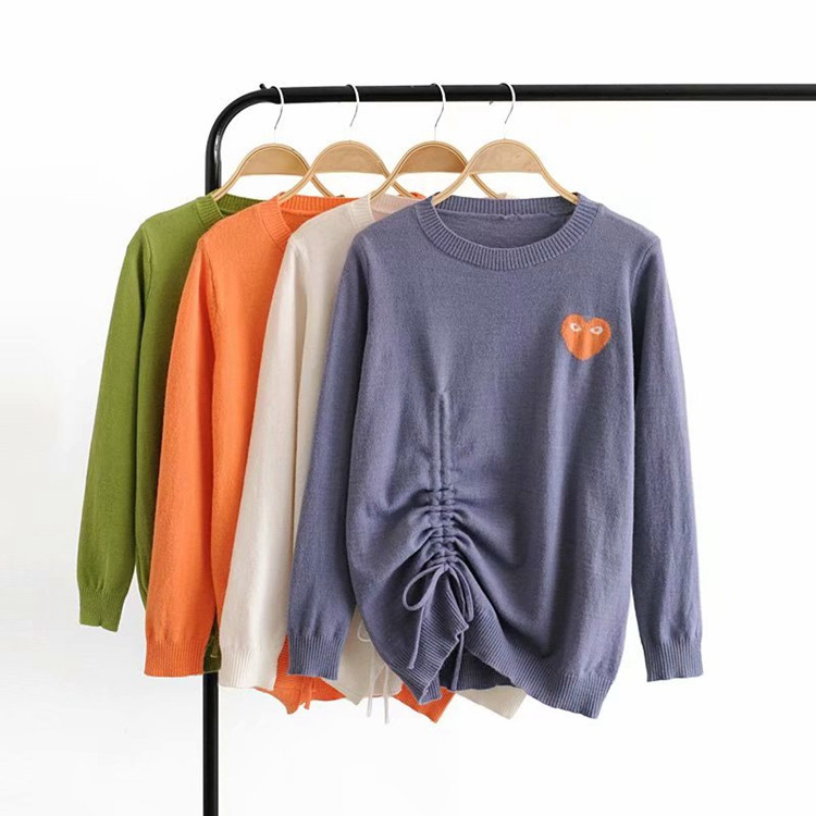 Bluza de dama cu cravate si aplicatie