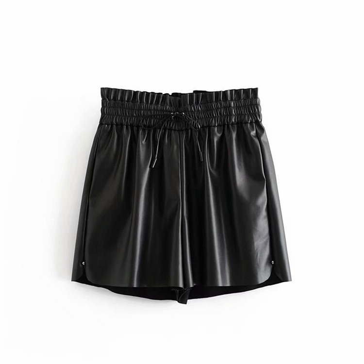 Pantaloni scurti de dama din imitatie de piele cu talie inalta in negru