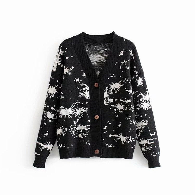 Γυναικεία ζακέτα σε λευκό, πράσινο και μαύρο χρώμα με μοτίβο