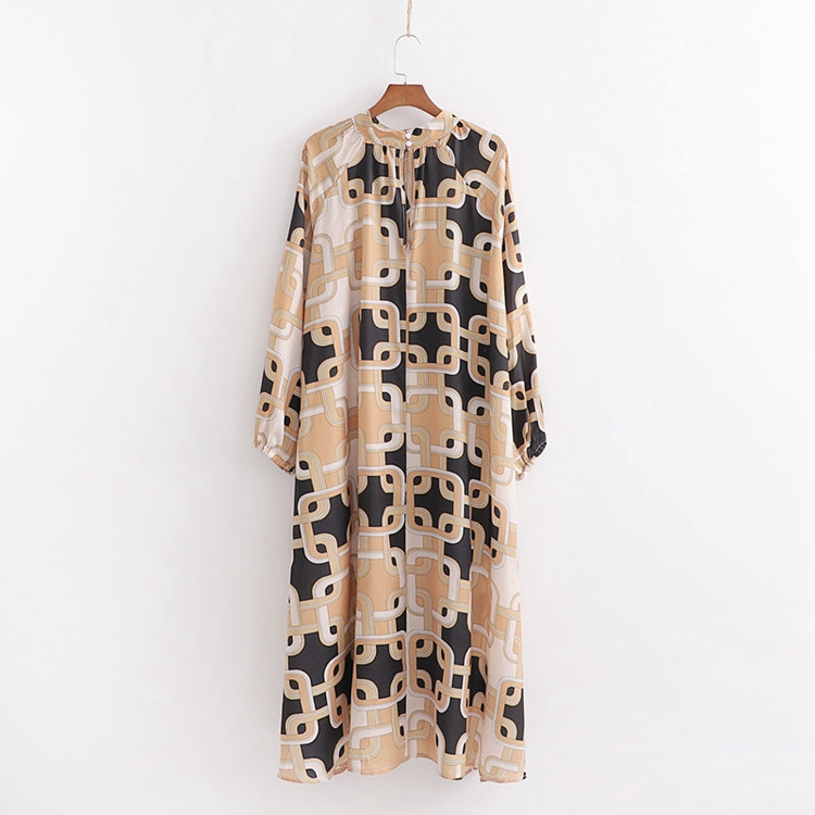 Mintás mintás női ruha magas gallérral - szabású modellel