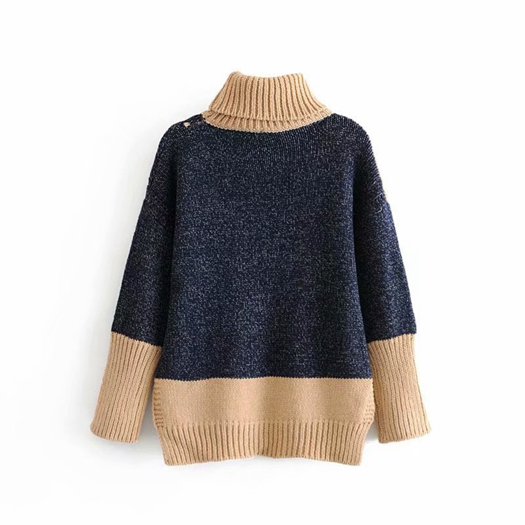 Vastag női pulóver pólógallérral és oldalsó hasítékokkal