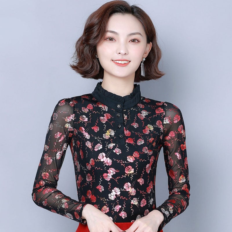 Bluza de dama model nou in negru cu motive florale si nasturi