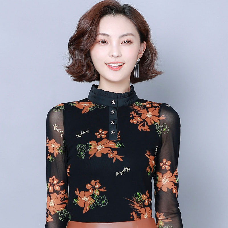 Μοντέρνα γυναικεία μπλούζα σε δύο χρώματα με floral μοτίβα και κουμπιά