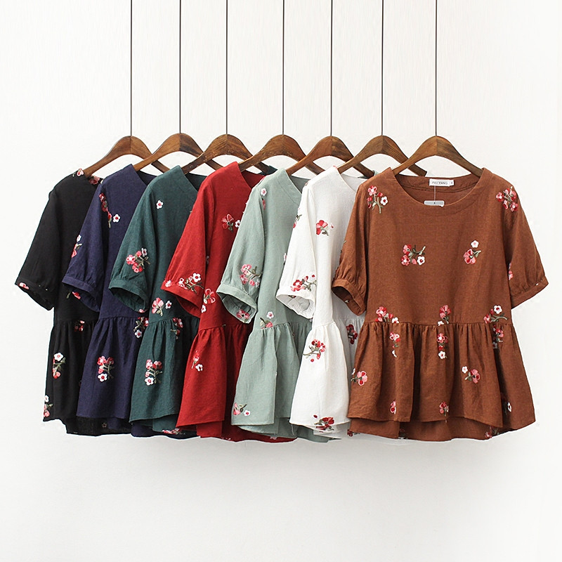 Дамска блуза с цветна бродерия в няколко различни цвята 