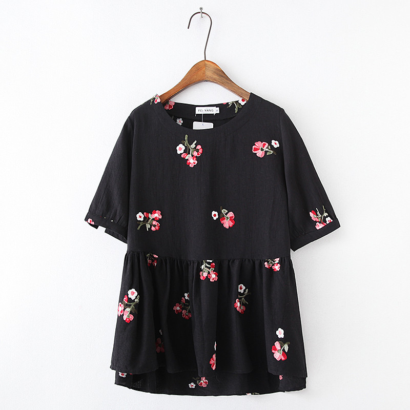 Bluza de dama cu broderie colorata in mai multe culori diferite