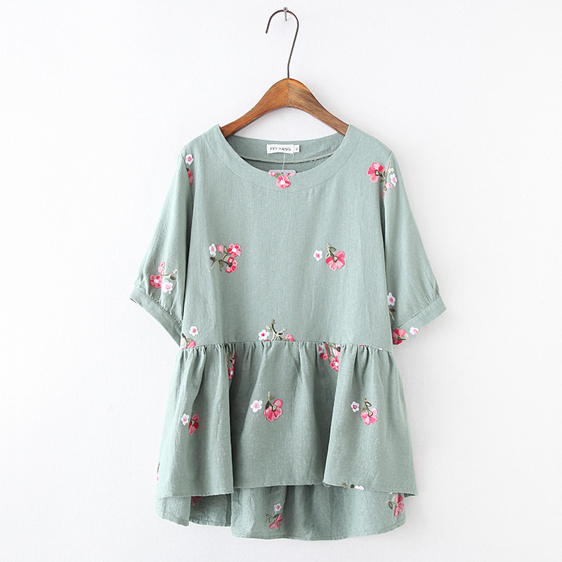 Bluza de dama cu broderie colorata in mai multe culori diferite