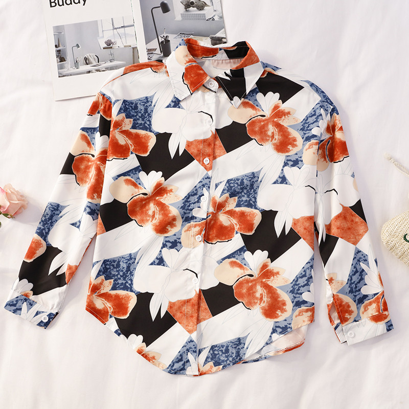 Μοντέρνο γυναικείο πουκάμισο με μακριά μανίκια