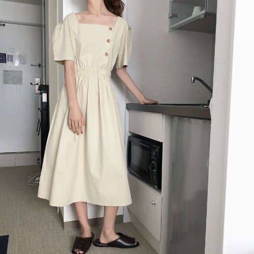 Női egynapos szabású fehér és bézs ruha