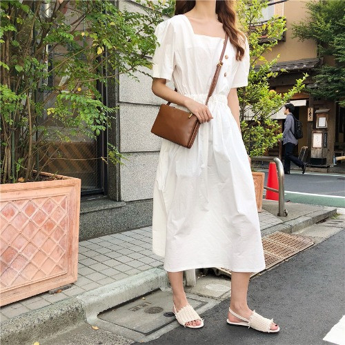 Női egynapos szabású fehér és bézs ruha