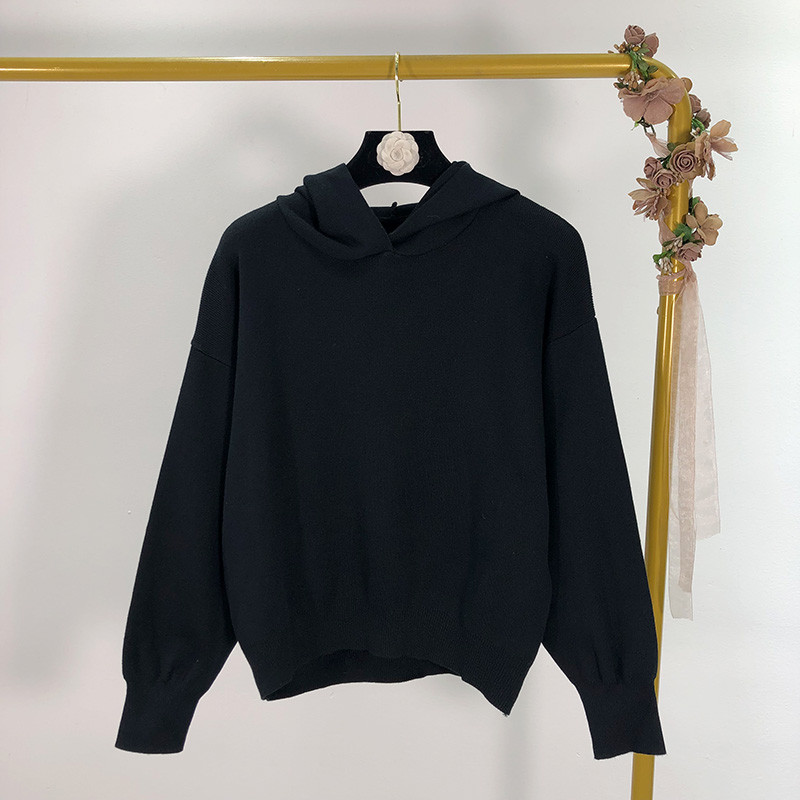 Λεπτό γυναικείο πουλόβερ με κουκούλα σε τέσσερα χρώματα