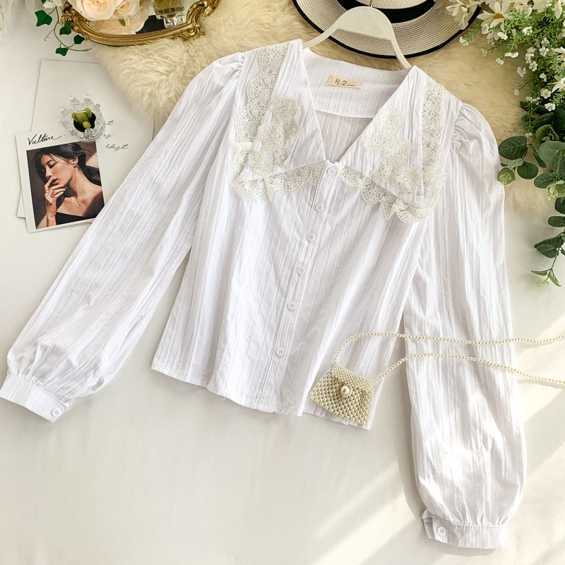 Casual γυναικείο πουκάμισο σε λευκό και μαύρο με δαντέλα και μακρύ μανίκι