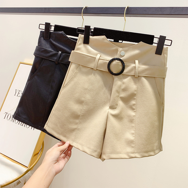 Модерни дамски къси кожени панталони с колан в два цвята