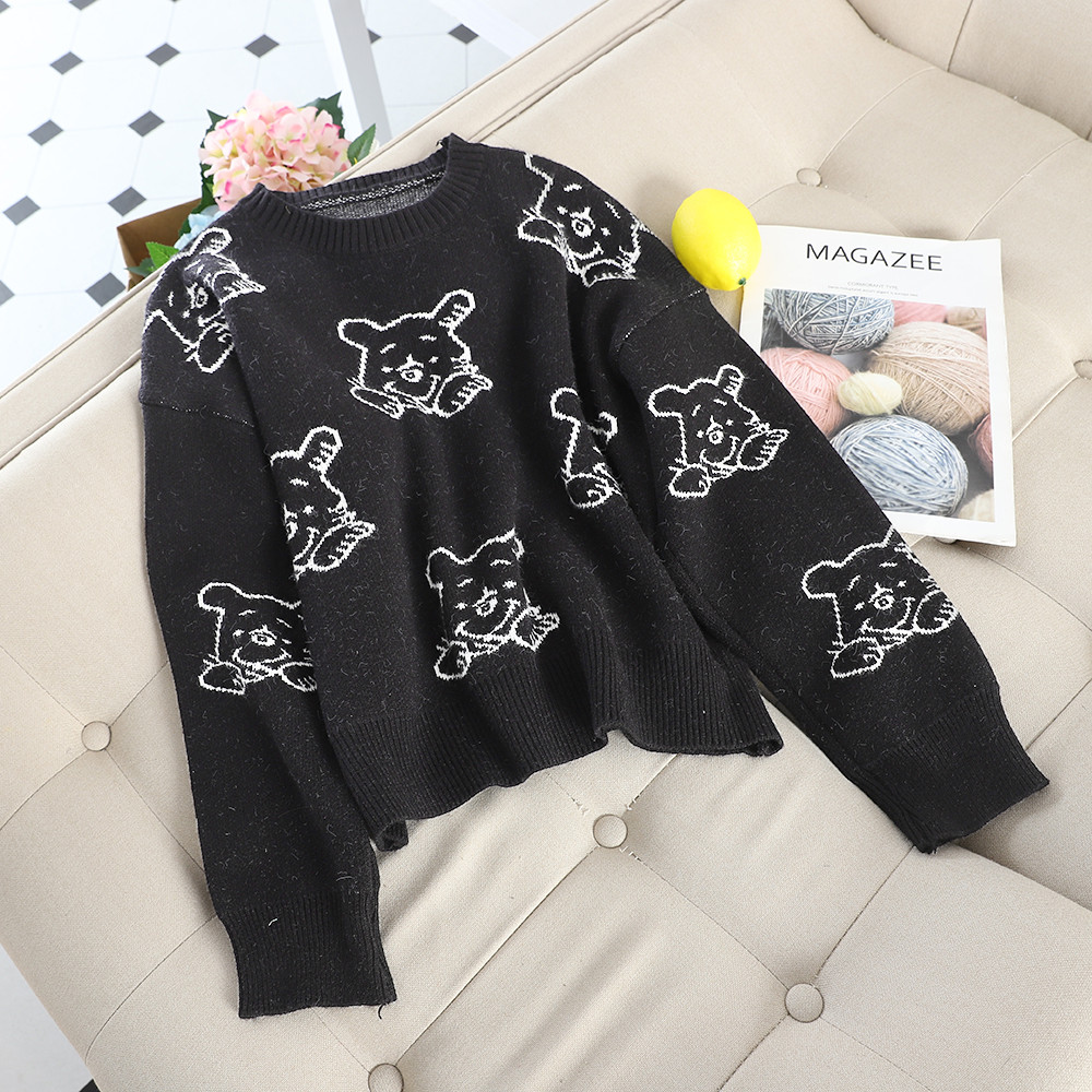 Pulover de dama modern cu broderie alb-negru