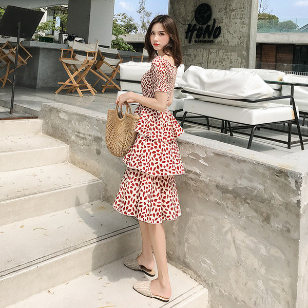 Rochie de dama de actualitate - model croiat cu maneci scurte