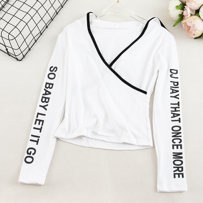 Bluza de dama in trei culori cu decolteu in V si gluga