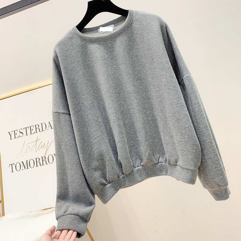 Γυναικεία μπλούζα με στρογγυλή λαιμόκοψη σε γκρι, μαύρο και μπλε χρώμα