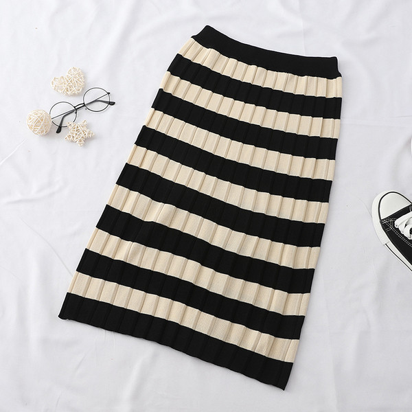 Раирана дамска пола с висока талия в два цвята