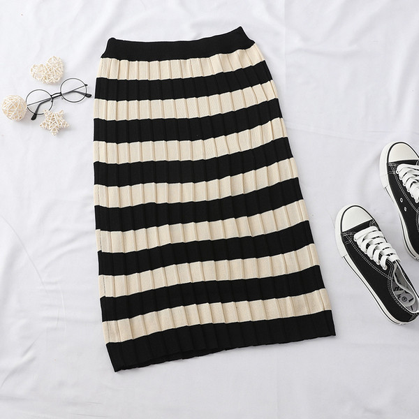 Раирана дамска пола с висока талия в два цвята