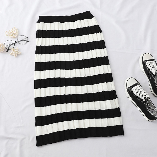 Раирана дамска пола с висока талия в два цвята