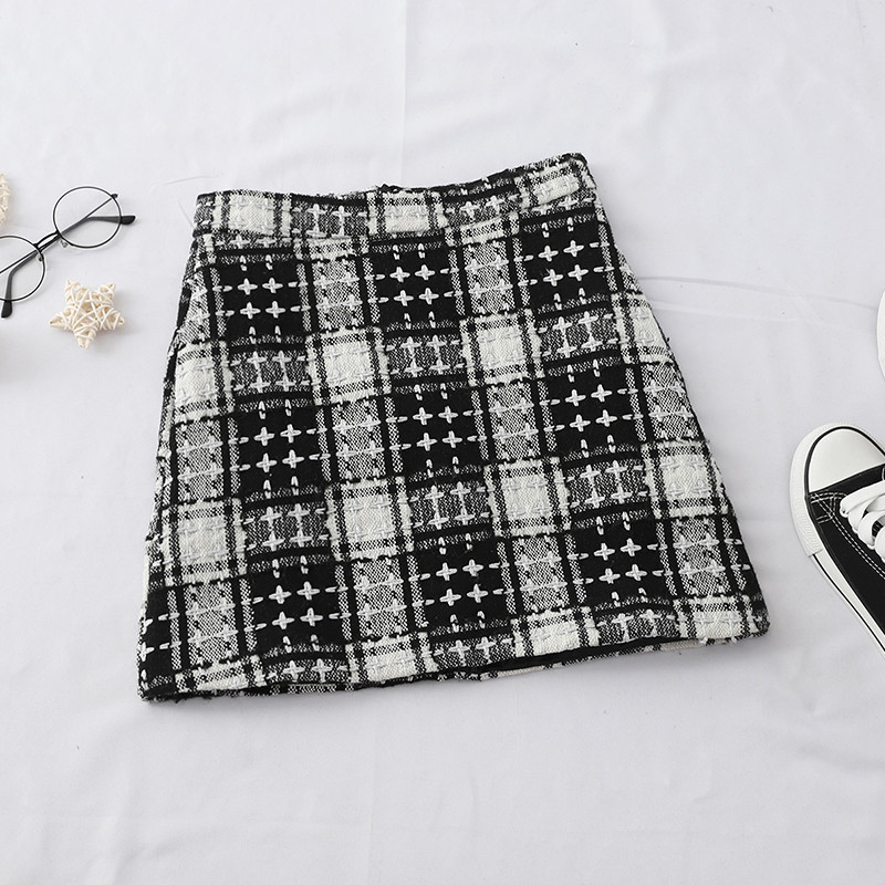 Fusta dama in carouri in trei culori cu fermoar