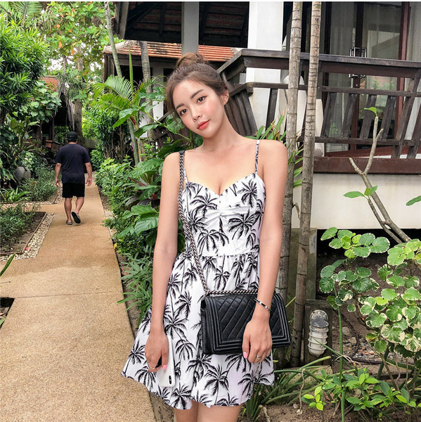 Rochie scurta de dama moderna cu bretele subtiri - model croiat