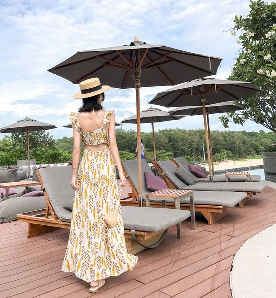 Γυναικείο κομψό φόρεμα  με λωρίδες