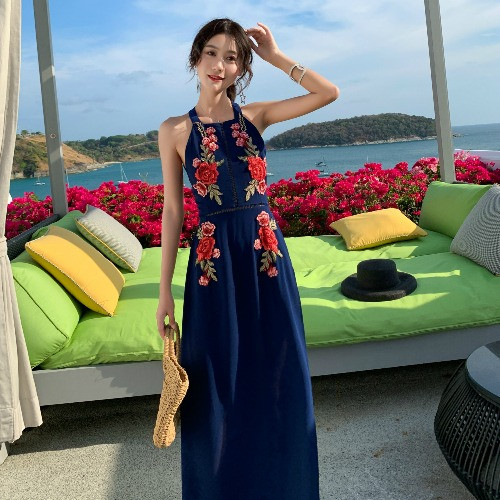 Rochie moderna de dama lunga in albastru cu model floral