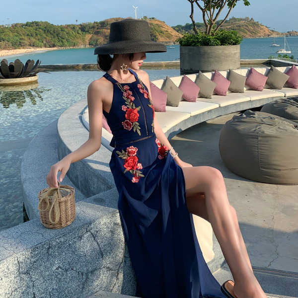 Rochie moderna de dama lunga in albastru cu model floral