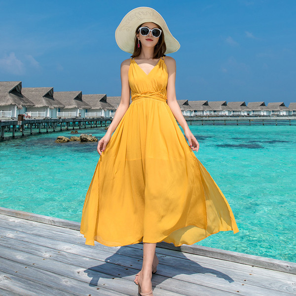 Rochie elegantă de damă, de culoare galbenă, cu decolteu spitz