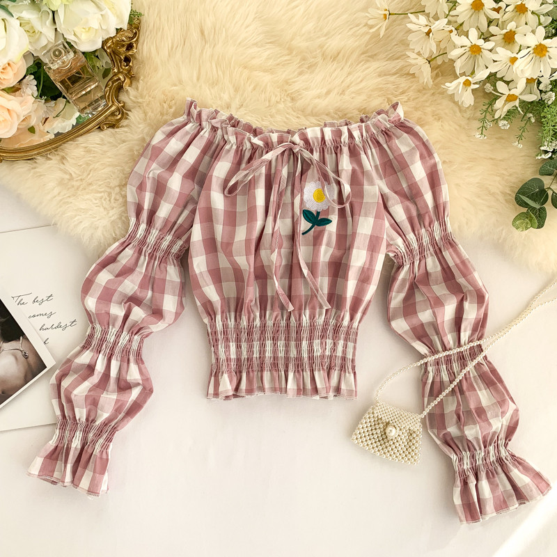 Bluză de damă modernă cu mâneci lungi și broderie în trei culori cu umerii goi