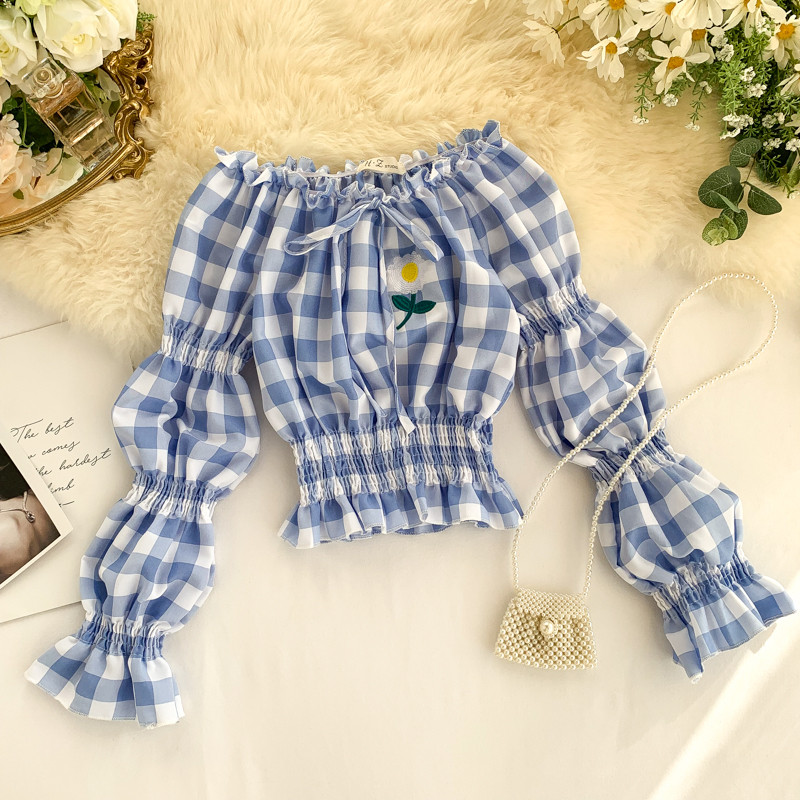 Bluză de damă modernă cu mâneci lungi și broderie în trei culori cu umerii goi