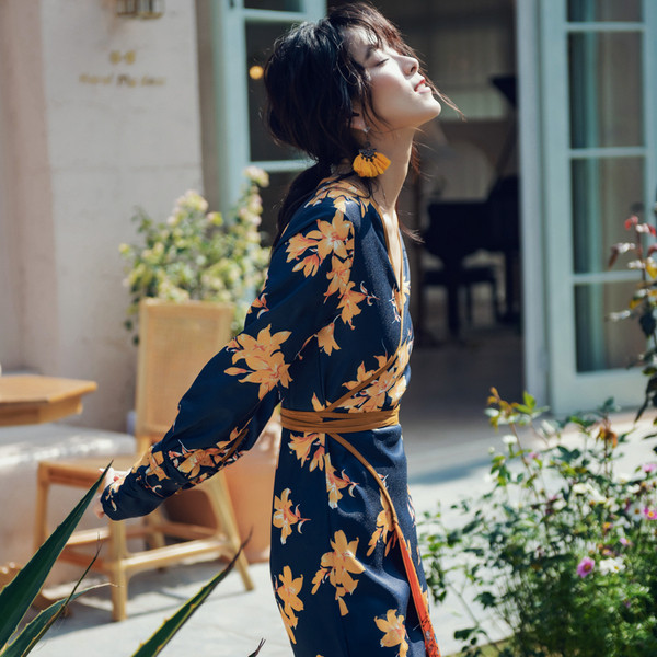 Rochie de dama decupata cu model floral in doua culori